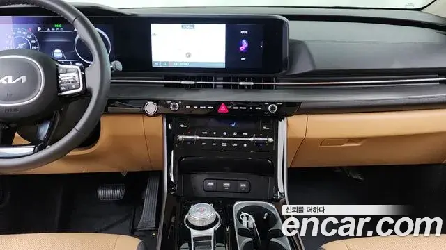 Kia Carnival 2023 — Photo 14/20