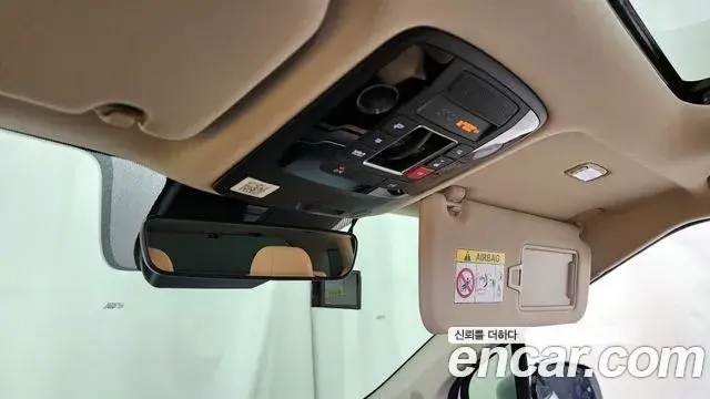 Kia Carnival 2023 — Photo 17/20