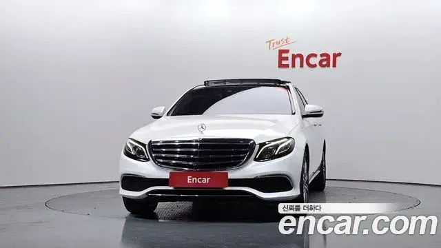 Mercedes-Benz E-Class 2018 — Photo 3/20