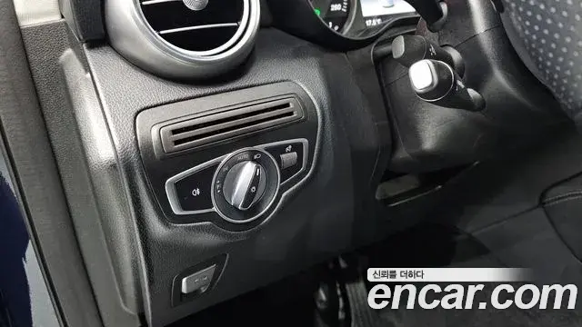Mercedes-Benz GLC-Class 2019 — Şəkil 11/20