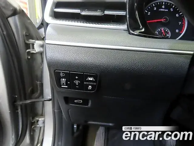 Kia K5 2020 — Şəkil 11/18