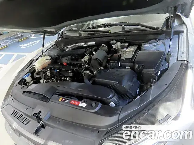 Kia K5 2020 — Şəkil 12/18