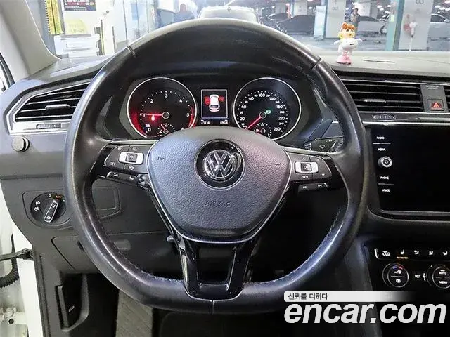 Volkswagen Tiguan 2020 — Photo 12/20