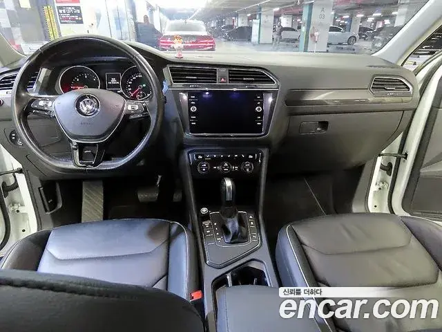 Volkswagen Tiguan 2020 — Photo 13/20
