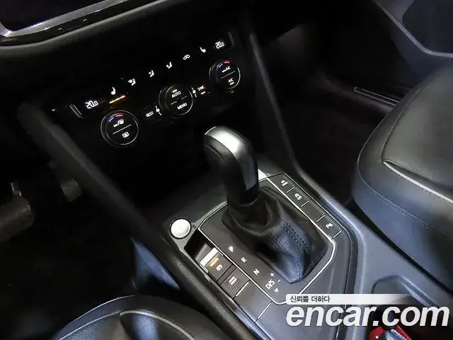 Volkswagen Tiguan 2020 — Photo 18/20