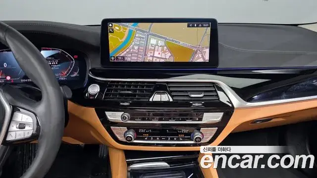 BMW 5 Series 2021 — Şəkil 16/20