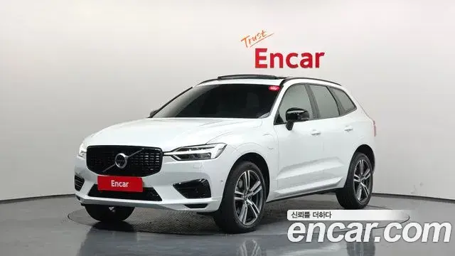 Volvo XC60 2020 — Фото 1/20