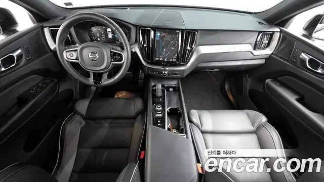 Volvo XC60 2020 — Фото 7/20