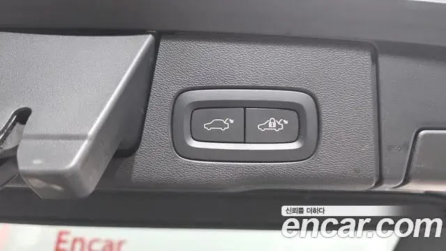 Volvo XC60 2020 — Фото 20/20