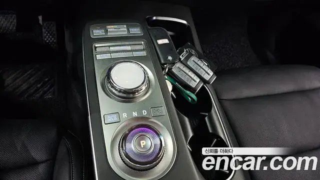 Genesis GV70 2021 — Photo 12/21