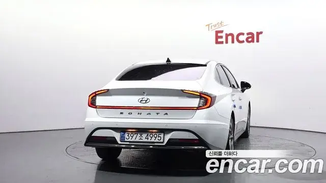 Hyundai Sonata Hybrid 2021 — ფოტო 13/20