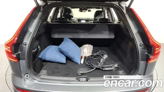 Volvo XC60 2020 — Photo 12/20