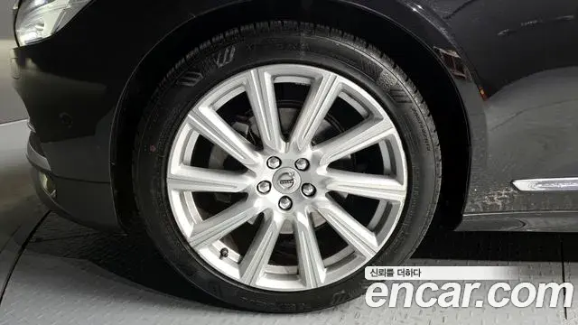 Volvo S90 2019 — Şəkil 14/20