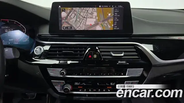 BMW 5 Series 2020 — Фото 13/20