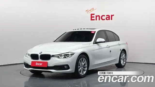 BMW 3 Series 2018 — ფოტო 26/30
