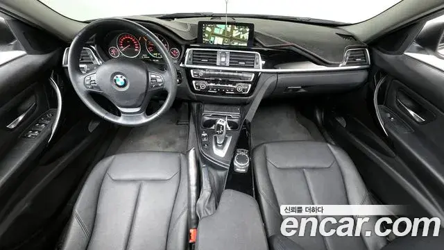 BMW 3 Series 2018 — ფოტო 18/30