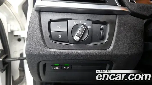 BMW 3 Series 2018 — ფოტო 7/30