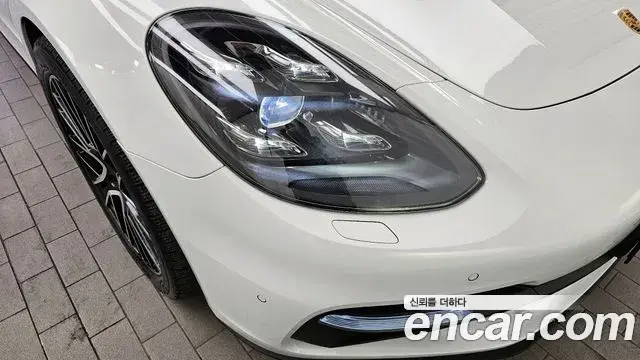 Porsche Panamera 2018 — Şəkil 1/35