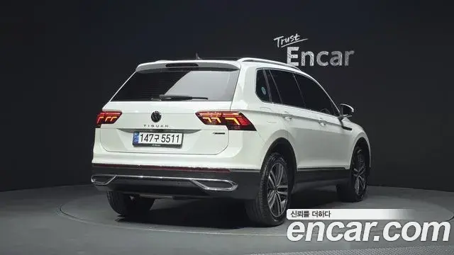 Volkswagen Tiguan 2021 — Фото 1/20