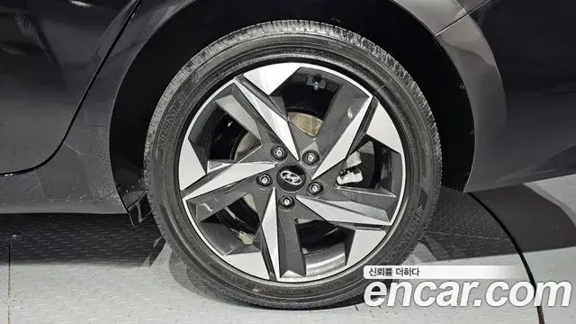 Hyundai The New Avante Hybrid 2020 — ფოტო 4/30