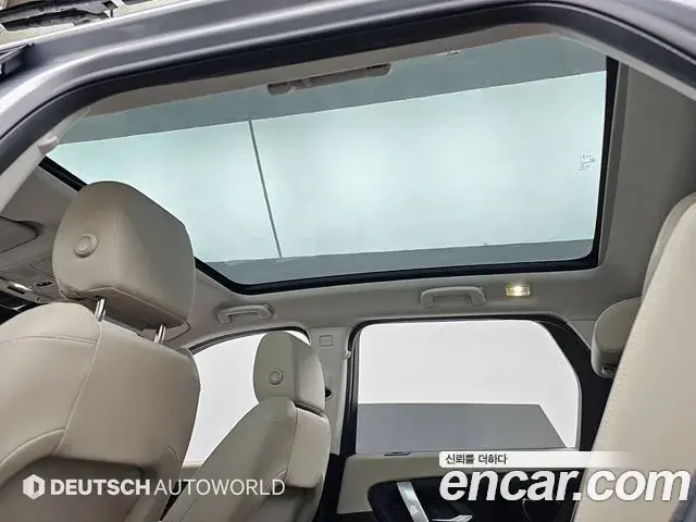 Land Rover Discovery Sport 2022 — Фото 17/20