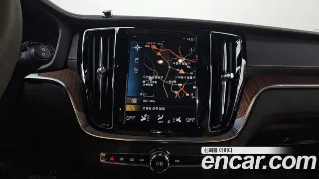 Volvo V60 Cross Country 2021 — Фото 13/20