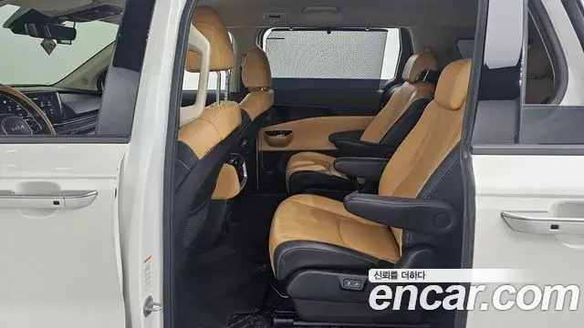 Kia Carnival 2022 — Фото 11/20
