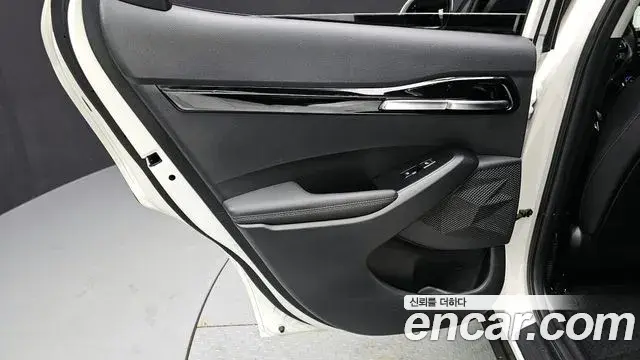 Kia Seltos 2021 — Şəkil 23/32