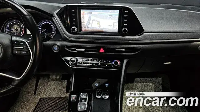 Hyundai Sonata Hybrid 2019 — ფოტო 19/20