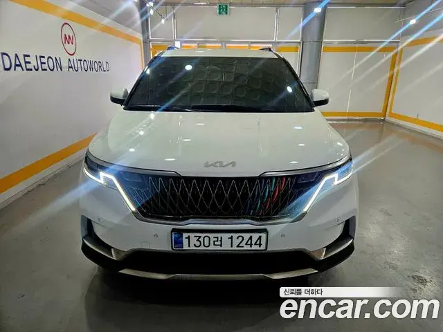 Kia Carnival 2023 — Фото 1/20