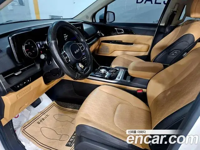 Kia Carnival 2023 — Фото 7/20