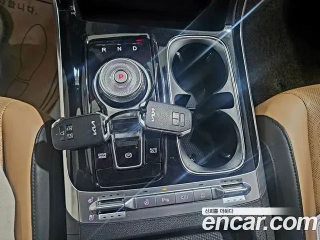 Kia Carnival 2023 — Фото 11/20
