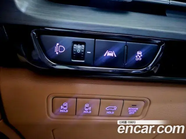 Kia Carnival 2023 — Фото 16/20