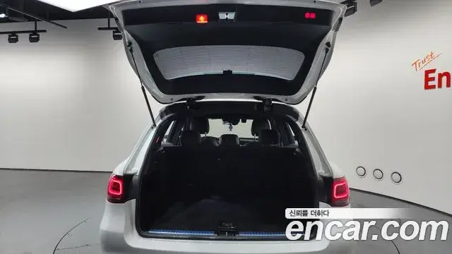 Mercedes-Benz GLC-Class 2020 — Photo 20/20