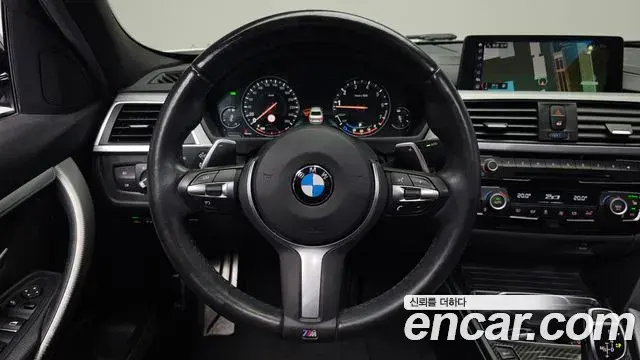 BMW 3 Series 2018 — Şəkil 14/33