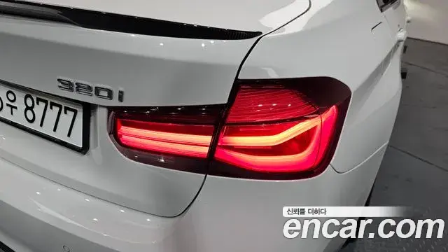 BMW 3 Series 2018 — Şəkil 4/33