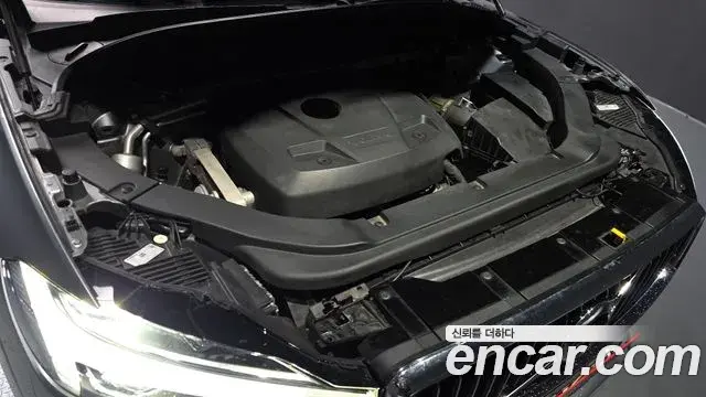 Volvo XC60 2018 — ფოტო 2/20
