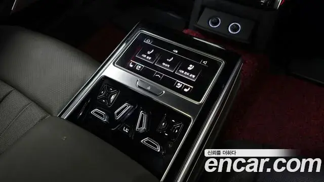 Audi A8 2021 — Photo 18/20