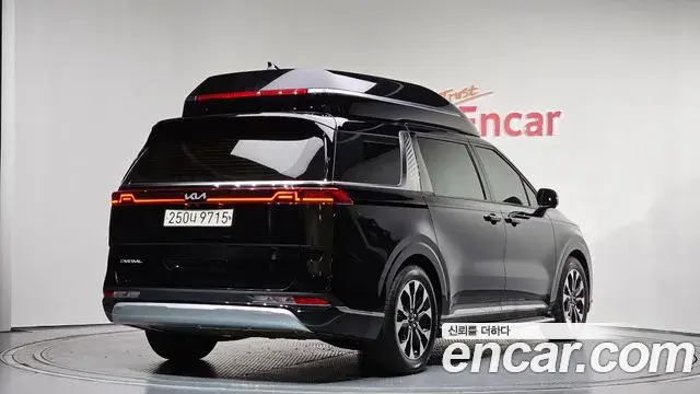 Kia Carnival 2023 — Фото 2/20