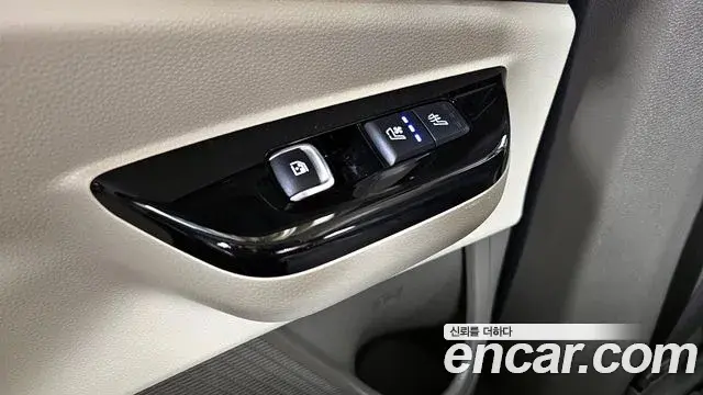 Kia Carnival 2023 — Фото 18/20