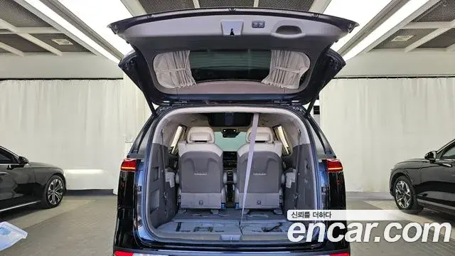 Kia Carnival 2023 — Фото 20/20