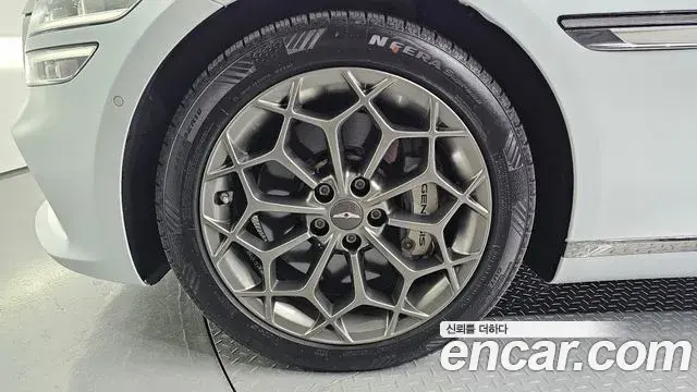 Genesis G80 2021 — ფოტო 8/20