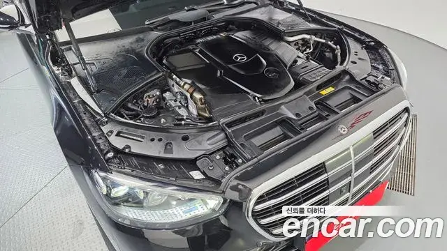 Mercedes-Benz S-Class 2021 — Photo 23/33