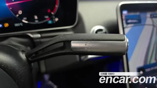 Mercedes-Benz S-Class 2021 — Photo 11/33