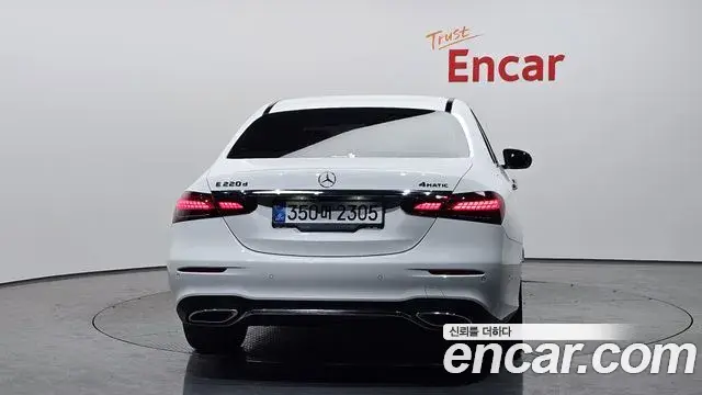 Mercedes-Benz E-Class 2020 — Фото 4/20