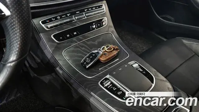 Mercedes-Benz E-Class 2020 — Фото 9/20