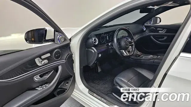 Mercedes-Benz E-Class 2020 — Фото 10/20