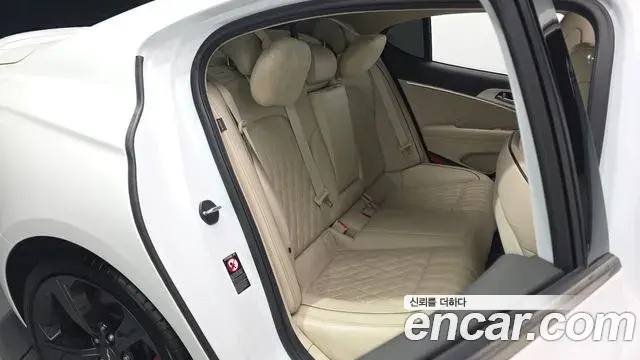 Genesis G70 2019 — Şəkil 23/37