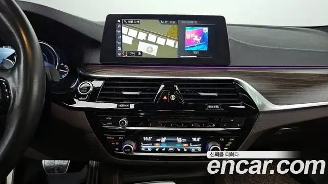BMW 5 Series 2018 — ფოტო 2/20