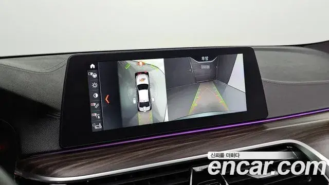 BMW 5 Series 2018 — ფოტო 16/20